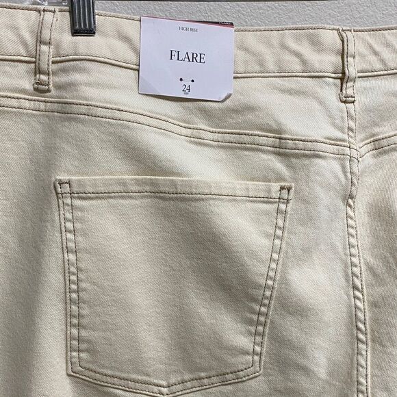 NWT Future Collective High Rise Flare Jeans 24 Cream Gabriella Karefa-Johnson - Picture 8 of 15